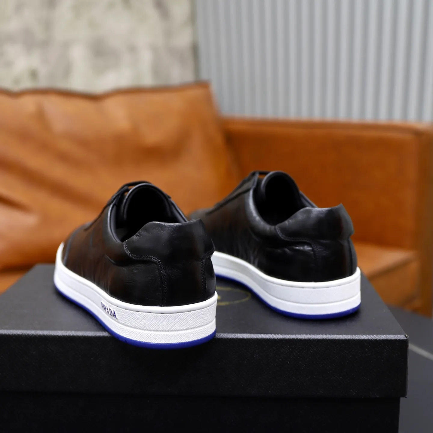 Factory price: 💰640 Prada classic men’s lace-up casual shoes | Imported cowhide upper | Upper stitching layered design, light and breathable | Soft and comfortable | Decorated with PRADA letters on the side | Distinctive sports style, showing the brand style | Lightweight concave and convex pattern rubber soles | Matched with cowhide foot pad lining | Excellent foot feel, fashionable and elegant | Size: 38-44 (45 customized)